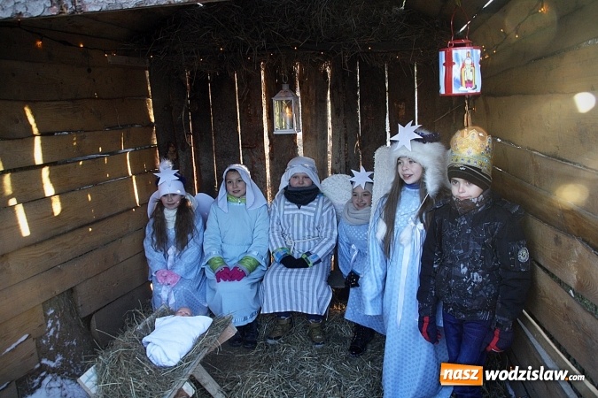 Zdjęcie w galerii na portalu naszwodzislaw.com: Orszak Trzech Kr&oacute;li dotarł do Bluszczowa wiadomości z regionu