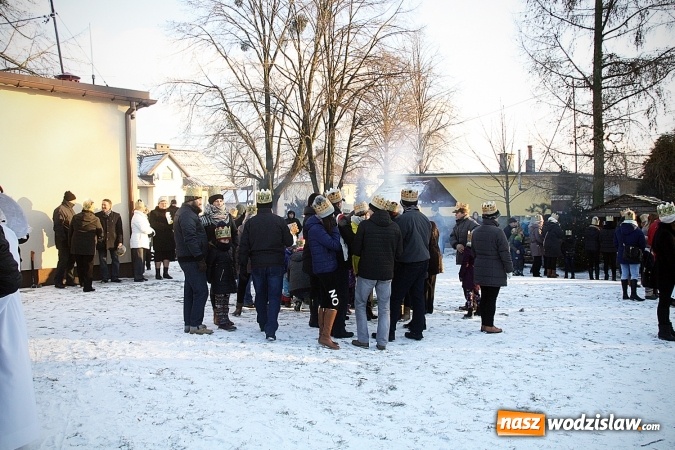 Zdjęcie w galerii na portalu naszwodzislaw.com: Orszak Trzech Kr&oacute;li dotarł do Bluszczowa wiadomości z regionu