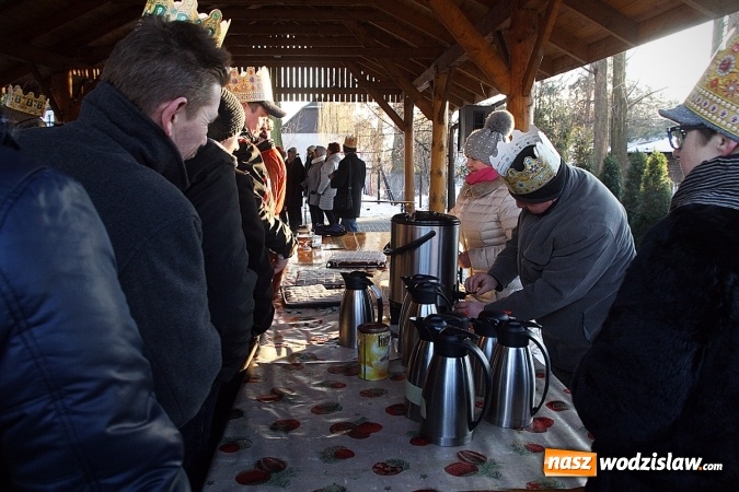 Zdjęcie w galerii na portalu naszwodzislaw.com: Orszak Trzech Kr&oacute;li dotarł do Bluszczowa wiadomości z regionu