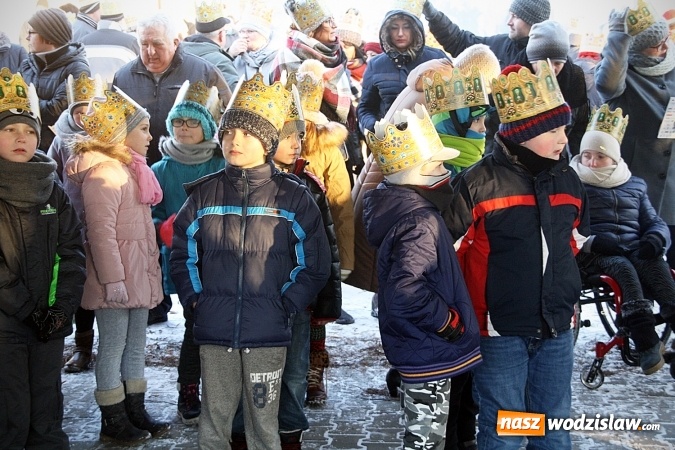 Zdjęcie w galerii na portalu naszwodzislaw.com: Orszak Trzech Kr&oacute;li dotarł do Bluszczowa wiadomości z regionu