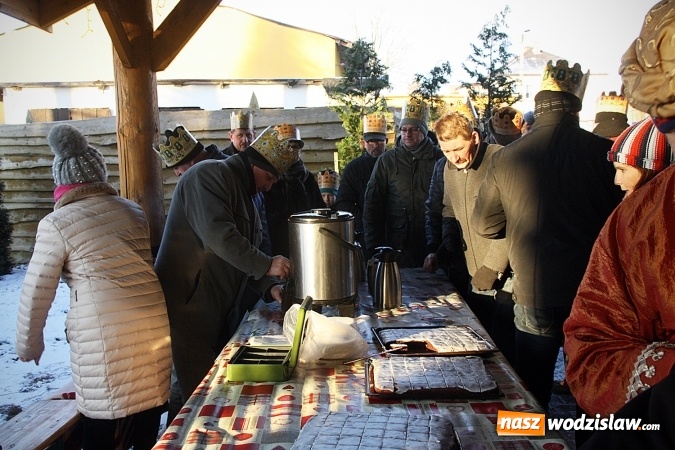 Zdjęcie w galerii na portalu naszwodzislaw.com: Orszak Trzech Kr&oacute;li dotarł do Bluszczowa wiadomości z regionu