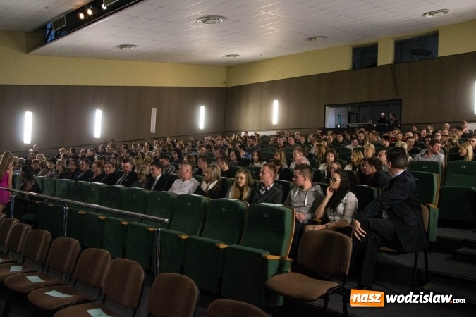 Zdjęcie w galerii na portalu naszwodzislaw.com: Razem we wspólnym celu. Koncert charytatywny w RCK  wiadomości z regionu
