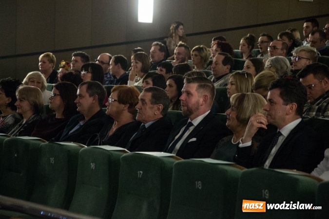 Zdjęcie w galerii na portalu naszwodzislaw.com: Razem we wspólnym celu. Koncert charytatywny w RCK  wiadomości z regionu