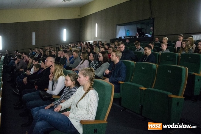 Zdjęcie w galerii na portalu naszwodzislaw.com: Razem we wspólnym celu. Koncert charytatywny w RCK  wiadomości z regionu