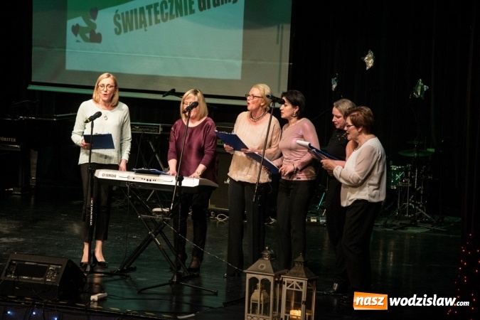 Zdjęcie w galerii na portalu naszwodzislaw.com: Razem we wspólnym celu. Koncert charytatywny w RCK  wiadomości z regionu