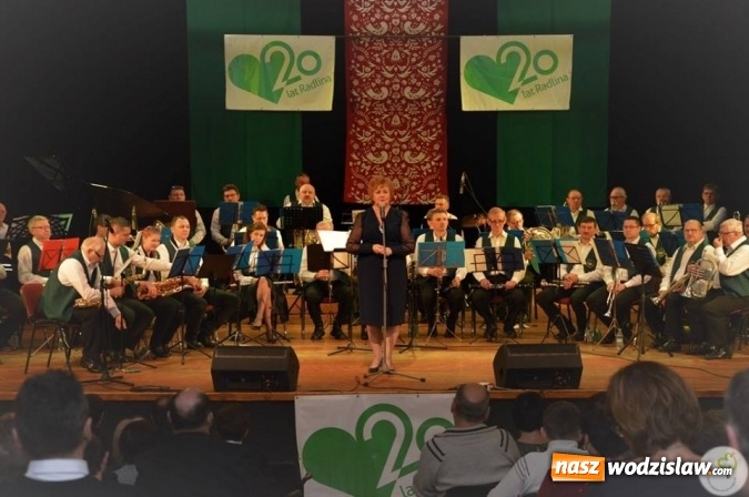 Zdjęcie w galerii na portalu naszwodzislaw.com: Koncert Noworoczny w Radlinie przyciągnął tłumy mieszkańców  wiadomości z regionu