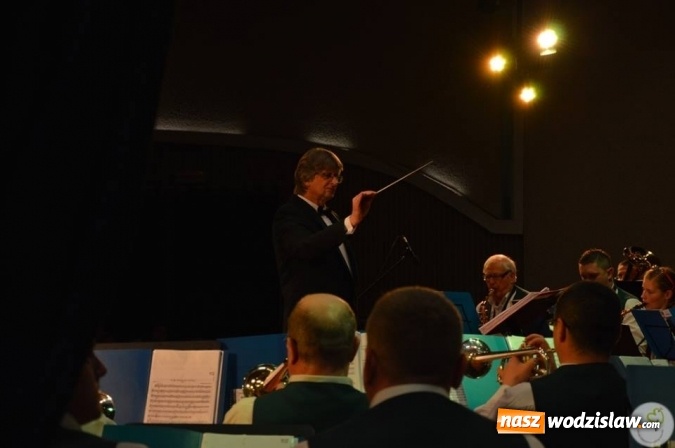 Zdjęcie w galerii na portalu naszwodzislaw.com: Koncert Noworoczny w Radlinie przyciągnął tłumy mieszkańców  wiadomości z regionu