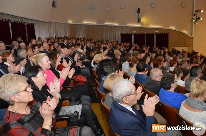 Zdjęcie w galerii na portalu naszwodzislaw.com: Koncert Noworoczny w Radlinie przyciągnął tłumy mieszkańców  wiadomości z regionu