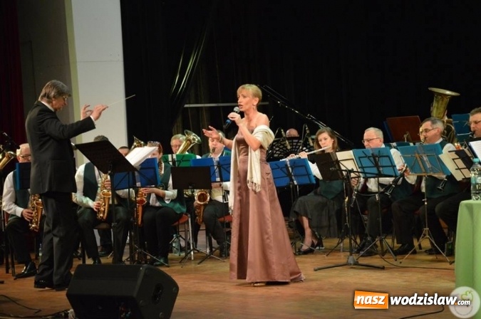 Zdjęcie w galerii na portalu naszwodzislaw.com: Koncert Noworoczny w Radlinie przyciągnął tłumy mieszkańców  wiadomości z regionu