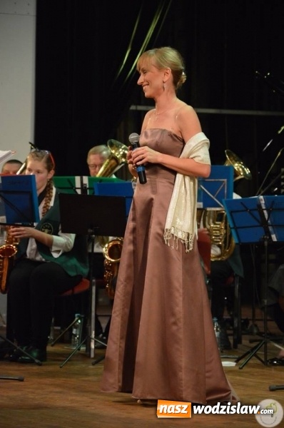 Zdjęcie w galerii na portalu naszwodzislaw.com: Koncert Noworoczny w Radlinie przyciągnął tłumy mieszkańców  wiadomości z regionu