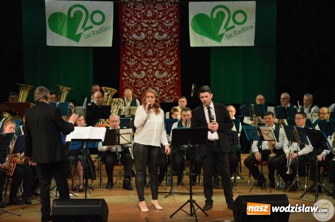 Zdjęcie w galerii na portalu naszwodzislaw.com: Koncert Noworoczny w Radlinie przyciągnął tłumy mieszkańców  wiadomości z regionu