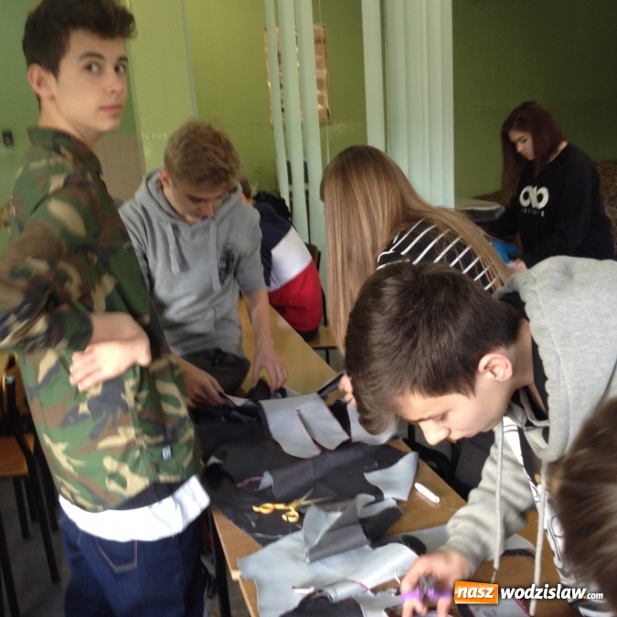 Zdjęcie w galerii na portalu naszwodzislaw.com: Uczniowie z Zespołu Szkół nr 3 ratują dzieci w Afryce!  wiadomości z regionu