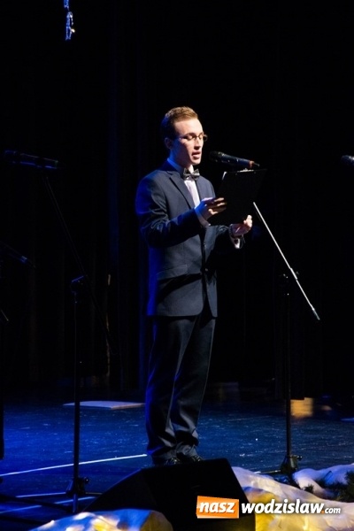 Zdjęcie w galerii na portalu naszwodzislaw.com: Studentki z Włoch i Ukrainy kolędowały w Rydułtowach  wiadomości z regionu