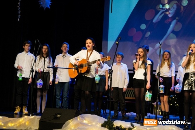 Zdjęcie w galerii na portalu naszwodzislaw.com: Studentki z Włoch i Ukrainy kolędowały w Rydułtowach  wiadomości z regionu