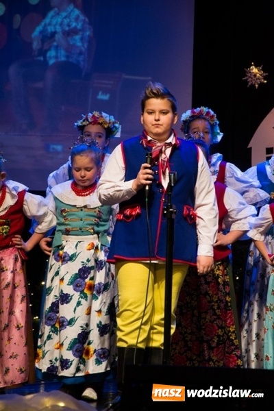 Zdjęcie w galerii na portalu naszwodzislaw.com: Studentki z Włoch i Ukrainy kolędowały w Rydułtowach  wiadomości z regionu