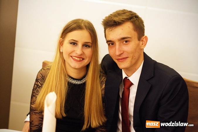 Zdjęcie w galerii na portalu naszwodzislaw.com: Wystartował maraton studni&oacute;wkowy. Uczniowie PCKZiU świętują w Bluszczowie wiadomości z regionu