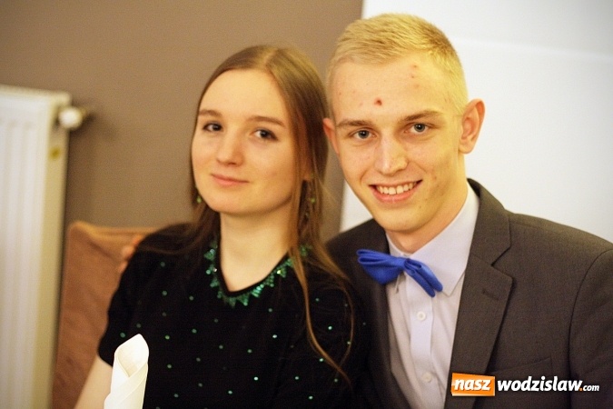 Zdjęcie w galerii na portalu naszwodzislaw.com: Wystartował maraton studni&oacute;wkowy. Uczniowie PCKZiU świętują w Bluszczowie wiadomości z regionu