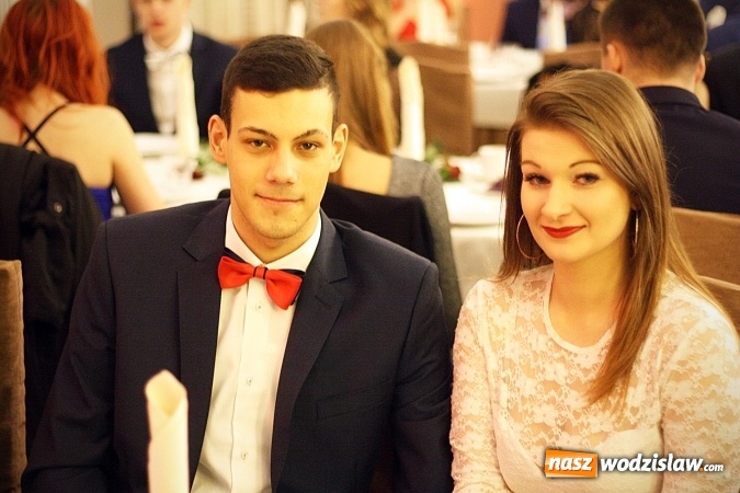 Zdjęcie w galerii na portalu naszwodzislaw.com: Wystartował maraton studni&oacute;wkowy. Uczniowie PCKZiU świętują w Bluszczowie wiadomości z regionu