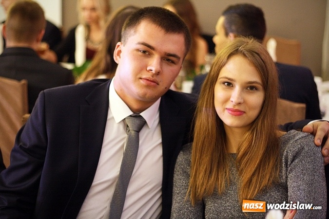 Zdjęcie w galerii na portalu naszwodzislaw.com: Wystartował maraton studni&oacute;wkowy. Uczniowie PCKZiU świętują w Bluszczowie wiadomości z regionu