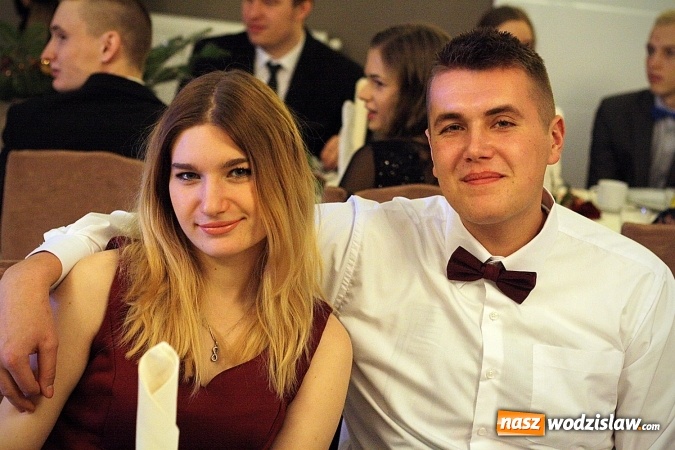 Zdjęcie w galerii na portalu naszwodzislaw.com: Wystartował maraton studni&oacute;wkowy. Uczniowie PCKZiU świętują w Bluszczowie wiadomości z regionu