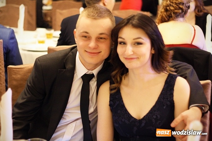 Zdjęcie w galerii na portalu naszwodzislaw.com: Wystartował maraton studni&oacute;wkowy. Uczniowie PCKZiU świętują w Bluszczowie wiadomości z regionu