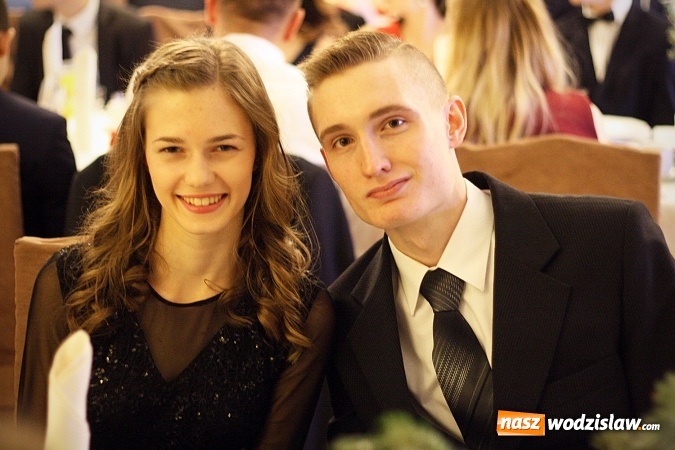 Zdjęcie w galerii na portalu naszwodzislaw.com: Wystartował maraton studni&oacute;wkowy. Uczniowie PCKZiU świętują w Bluszczowie wiadomości z regionu