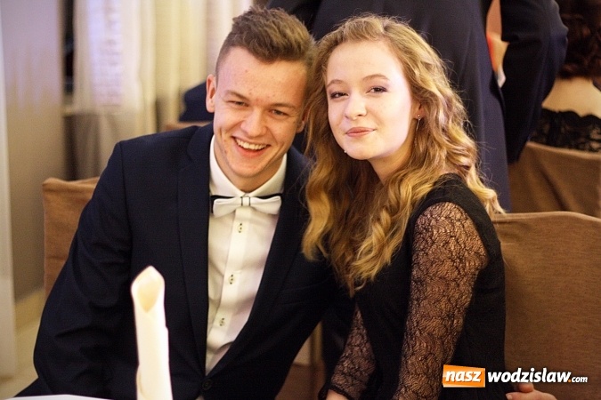 Zdjęcie w galerii na portalu naszwodzislaw.com: Wystartował maraton studni&oacute;wkowy. Uczniowie PCKZiU świętują w Bluszczowie wiadomości z regionu