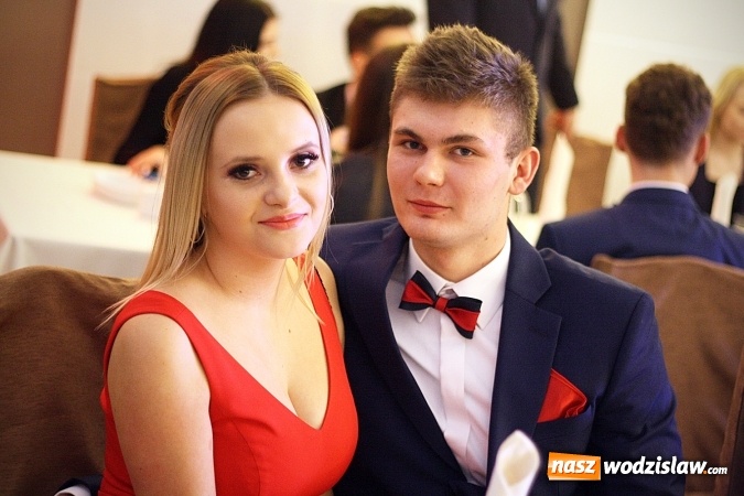 Zdjęcie w galerii na portalu naszwodzislaw.com: Wystartował maraton studni&oacute;wkowy. Uczniowie PCKZiU świętują w Bluszczowie wiadomości z regionu