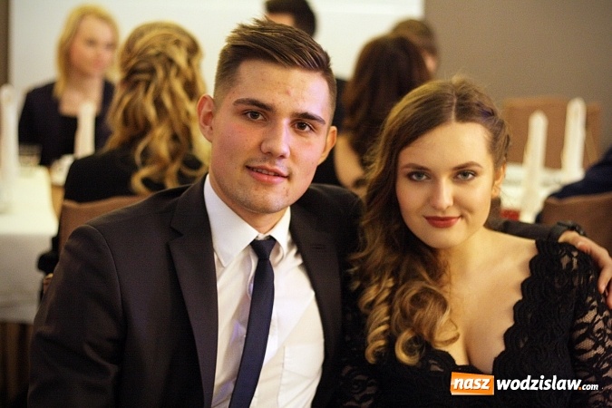 Zdjęcie w galerii na portalu naszwodzislaw.com: Wystartował maraton studni&oacute;wkowy. Uczniowie PCKZiU świętują w Bluszczowie wiadomości z regionu