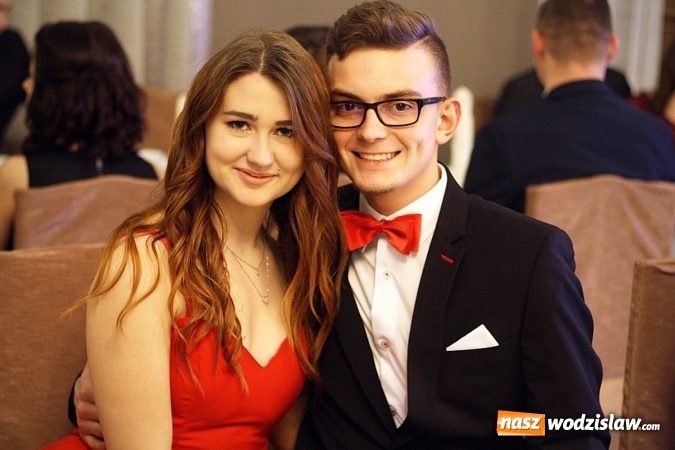 Zdjęcie w galerii na portalu naszwodzislaw.com: Wystartował maraton studni&oacute;wkowy. Uczniowie PCKZiU świętują w Bluszczowie wiadomości z regionu