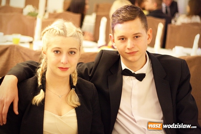 Zdjęcie w galerii na portalu naszwodzislaw.com: Wystartował maraton studni&oacute;wkowy. Uczniowie PCKZiU świętują w Bluszczowie wiadomości z regionu