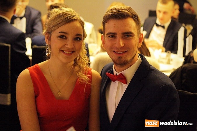 Zdjęcie w galerii na portalu naszwodzislaw.com: Wystartował maraton studni&oacute;wkowy. Uczniowie PCKZiU świętują w Bluszczowie wiadomości z regionu