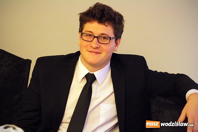 Zdjęcie w galerii na portalu naszwodzislaw.com: Wystartował maraton studni&oacute;wkowy. Uczniowie PCKZiU świętują w Bluszczowie wiadomości z regionu