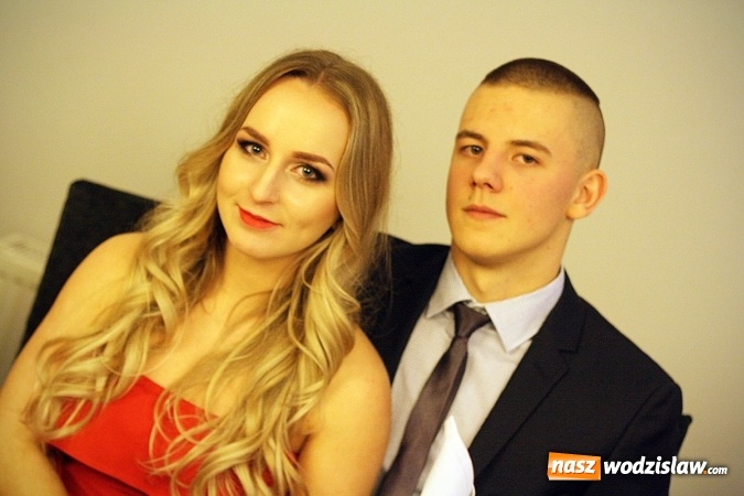 Zdjęcie w galerii na portalu naszwodzislaw.com: Wystartował maraton studni&oacute;wkowy. Uczniowie PCKZiU świętują w Bluszczowie wiadomości z regionu