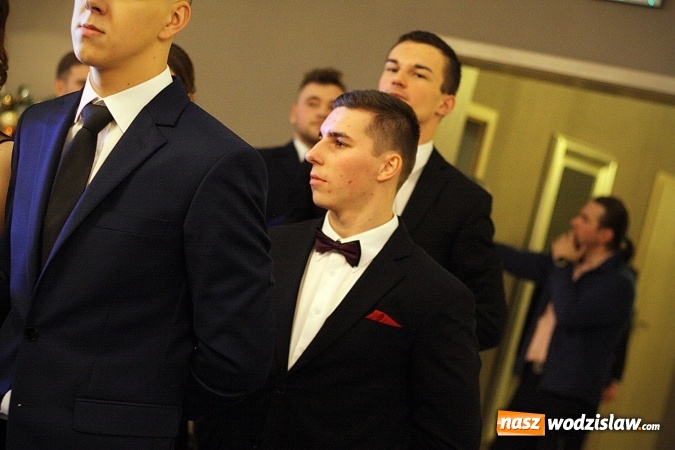 Zdjęcie w galerii na portalu naszwodzislaw.com: Wystartował maraton studni&oacute;wkowy. Uczniowie PCKZiU świętują w Bluszczowie wiadomości z regionu