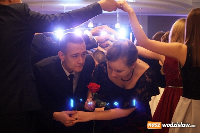 Zdjęcie w galerii na portalu naszwodzislaw.com: Wystartował maraton studni&oacute;wkowy. Uczniowie PCKZiU świętują w Bluszczowie wiadomości z regionu