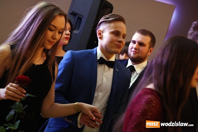 Zdjęcie w galerii na portalu naszwodzislaw.com: Wystartował maraton studni&oacute;wkowy. Uczniowie PCKZiU świętują w Bluszczowie wiadomości z regionu