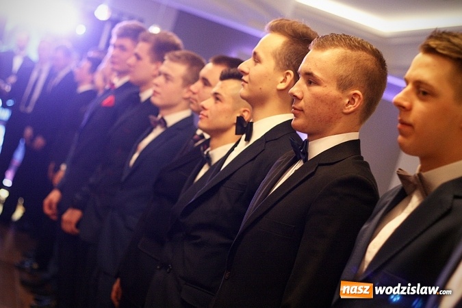 Zdjęcie w galerii na portalu naszwodzislaw.com: Wystartował maraton studni&oacute;wkowy. Uczniowie PCKZiU świętują w Bluszczowie wiadomości z regionu