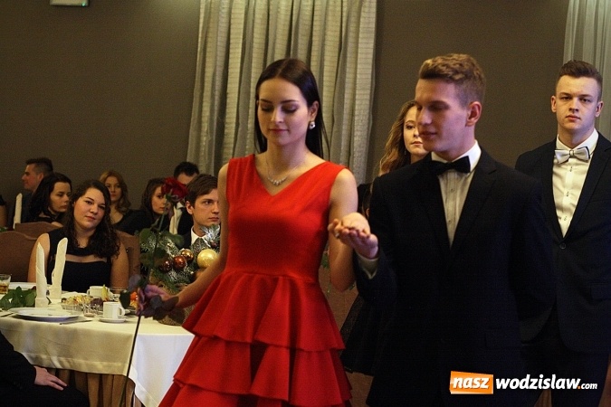 Zdjęcie w galerii na portalu naszwodzislaw.com: Wystartował maraton studni&oacute;wkowy. Uczniowie PCKZiU świętują w Bluszczowie wiadomości z regionu