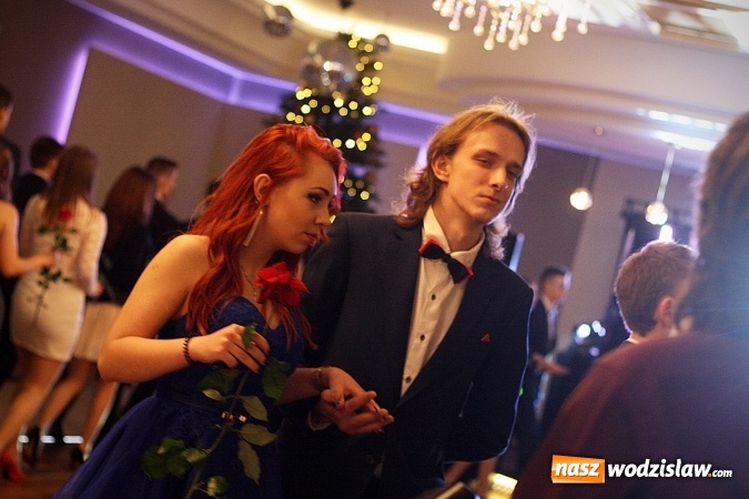 Zdjęcie w galerii na portalu naszwodzislaw.com: Wystartował maraton studni&oacute;wkowy. Uczniowie PCKZiU świętują w Bluszczowie wiadomości z regionu