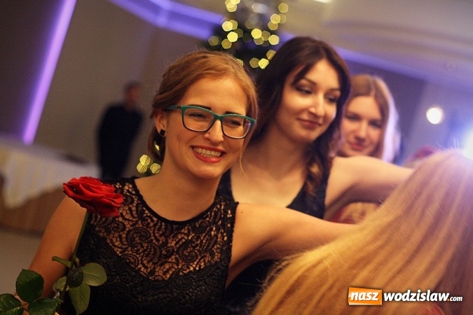 Zdjęcie w galerii na portalu naszwodzislaw.com: Wystartował maraton studni&oacute;wkowy. Uczniowie PCKZiU świętują w Bluszczowie wiadomości z regionu