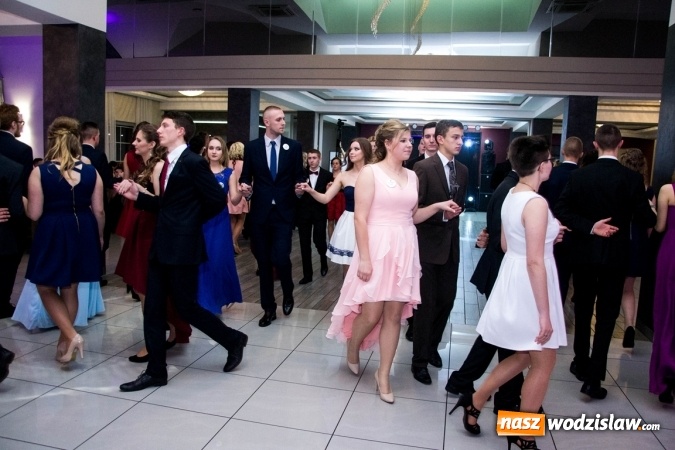 Zdjęcie w galerii na portalu naszwodzislaw.com: Studni&oacute;wka w Premium. Zobacz, jak bawili się maturzyści z ZSP nr 2 w Rydułtowach wiadomości z regionu