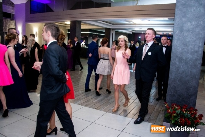 Zdjęcie w galerii na portalu naszwodzislaw.com: Studni&oacute;wka w Premium. Zobacz, jak bawili się maturzyści z ZSP nr 2 w Rydułtowach wiadomości z regionu