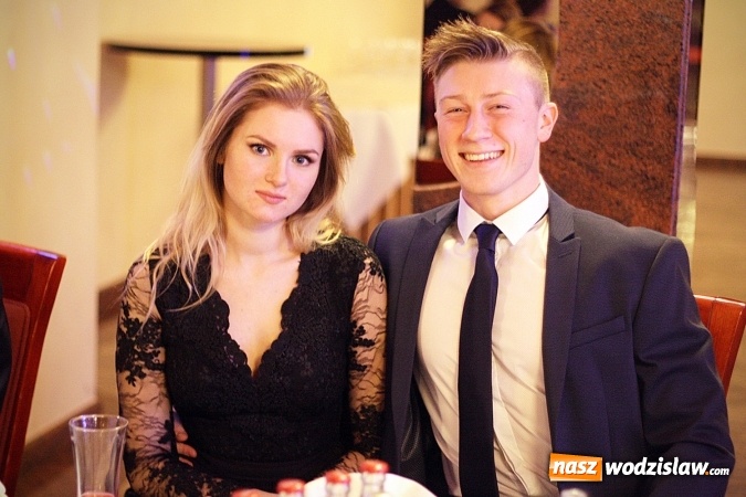 Zdjęcie w galerii na portalu naszwodzislaw.com: Maturzyści PCKZiU bawią się na studniówce w Hotelu Amadeus wiadomości z regionu