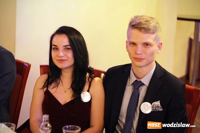 Zdjęcie w galerii na portalu naszwodzislaw.com: Maturzyści PCKZiU bawią się na studniówce w Hotelu Amadeus wiadomości z regionu