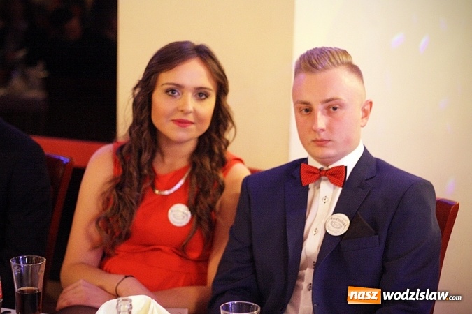 Zdjęcie w galerii na portalu naszwodzislaw.com: Maturzyści PCKZiU bawią się na studniówce w Hotelu Amadeus wiadomości z regionu