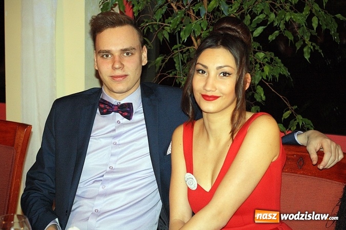 Zdjęcie w galerii na portalu naszwodzislaw.com: Maturzyści PCKZiU bawią się na studniówce w Hotelu Amadeus wiadomości z regionu