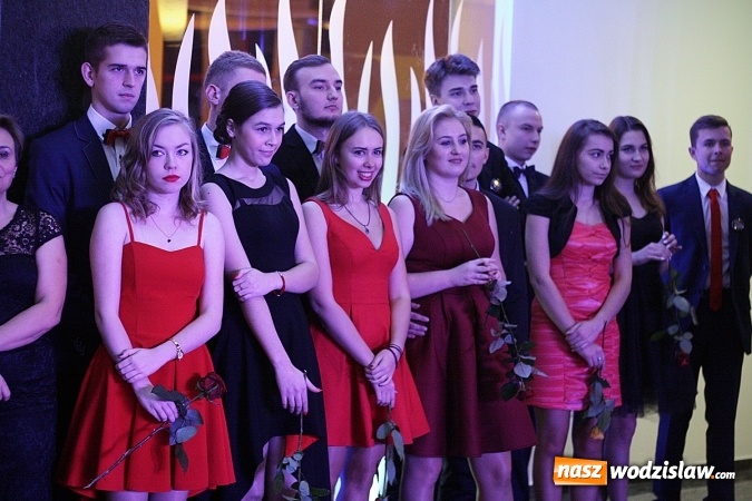 Zdjęcie w galerii na portalu naszwodzislaw.com: Maturzyści PCKZiU bawią się na studniówce w Hotelu Amadeus wiadomości z regionu