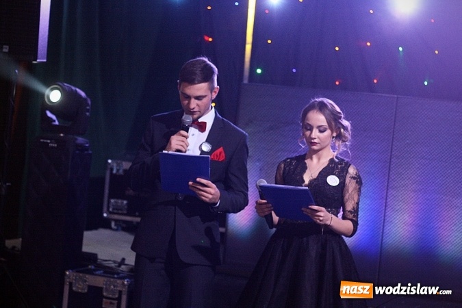 Zdjęcie w galerii na portalu naszwodzislaw.com: Maturzyści PCKZiU bawią się na studniówce w Hotelu Amadeus wiadomości z regionu