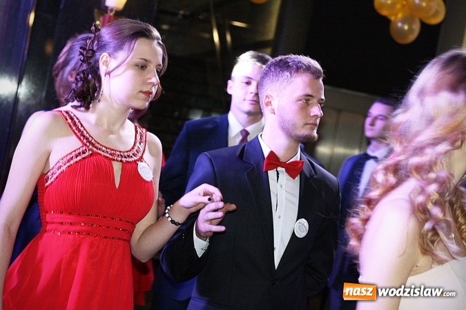 Zdjęcie w galerii na portalu naszwodzislaw.com: Maturzyści PCKZiU bawią się na studniówce w Hotelu Amadeus wiadomości z regionu